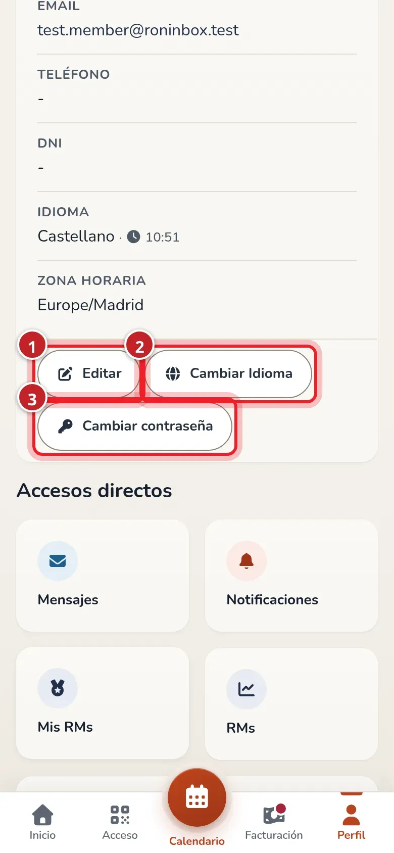 Pantalla Perfil en el móvil con los botones Editar, Cambiar Idioma y Cambiar contraseña numerados del 1 al 3 y los accesos directos debajo