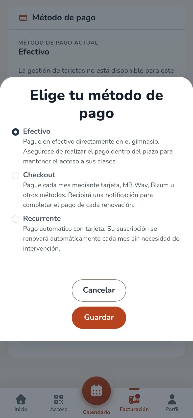 Ventana Elige tu método de pago con las opciones Efectivo, Checkout y Recurrente, y los botones Cancelar y Guardar