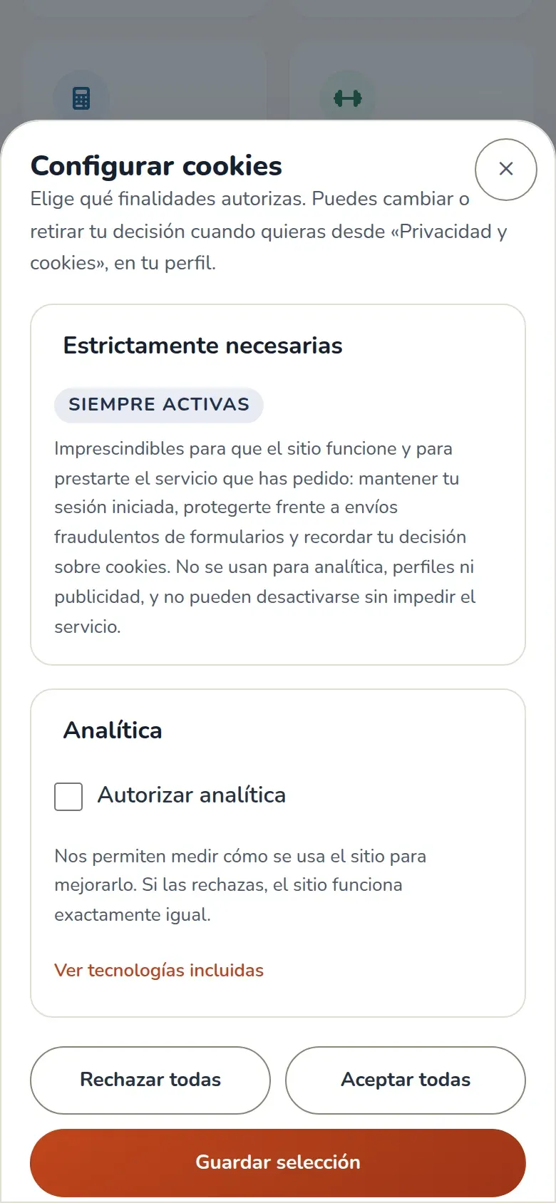 Panel Configurar cookies con las finalidades Estrictamente necesarias, siempre activas, y Analítica con su casilla, y los botones Rechazar todas, Aceptar todas y Guardar selección